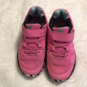 Fila girls pink sneakers.  Great condition.